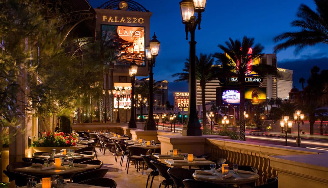 las vegas lavo lounge outdoor area